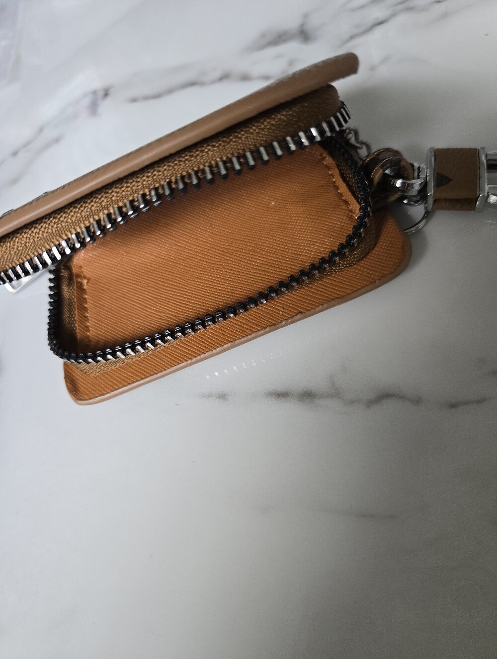 LUX KEYCHAIN - Picture 2 of 2